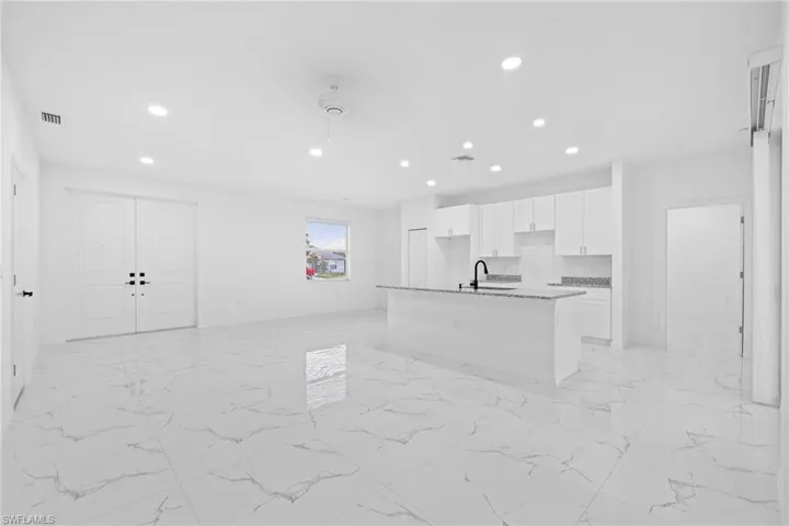 2806  69th W ST, Lehigh Acres, FL 33971