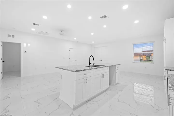 2806  69th W ST, Lehigh Acres, FL 33971