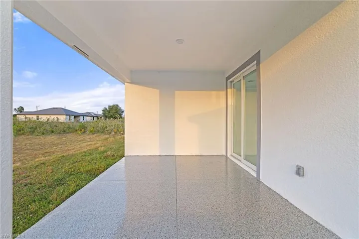 2806  69th W ST, Lehigh Acres, FL 33971