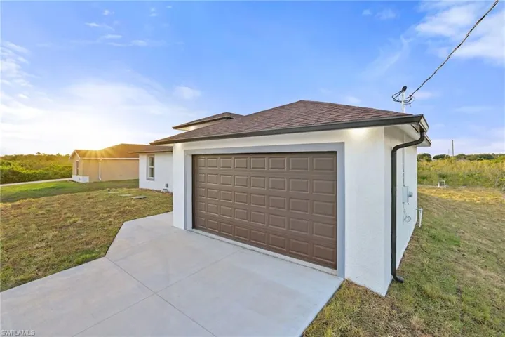 2806  69th W ST, Lehigh Acres, FL 33971