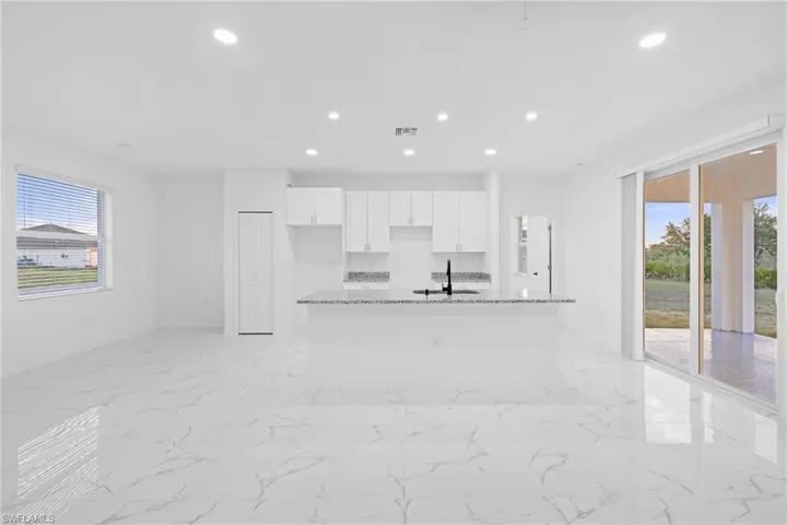 2806  69th W ST, Lehigh Acres, FL 33971