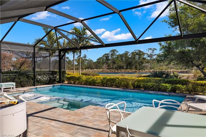 28'-30' Lap Pool for Swimming & Jacuzzi & Sundeck!