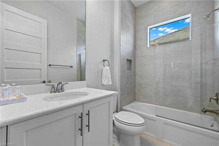 Guest Bath with Shower and Tub Combination