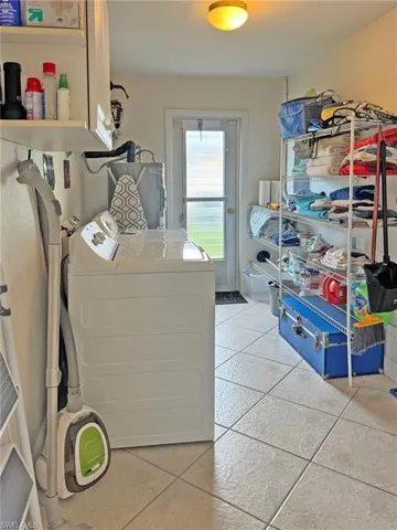 1240 Shelby Pkwy, Cape Coral, Florida 33904