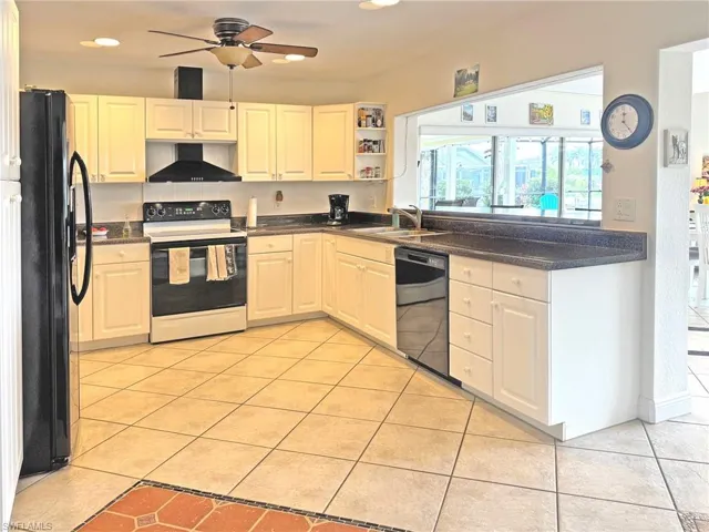 1240 Shelby Pkwy, Cape Coral, Florida 33904