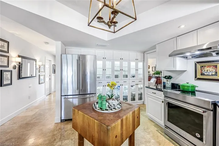 87  Burning Tree  DR, Naples, FL 34105