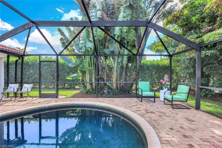 87  Burning Tree  DR, Naples, FL 34105