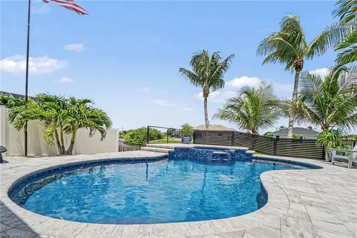 1833 Nw 7th Ave, Cape Coral, Florida 33993