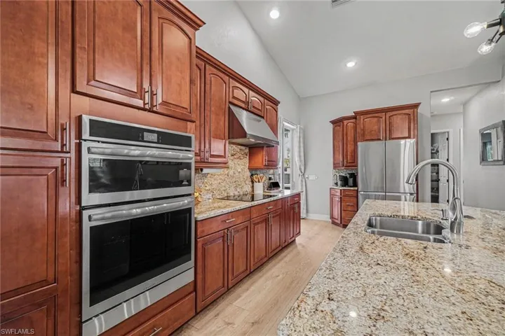 1833 Nw 7th Ave, Cape Coral, Florida 33993
