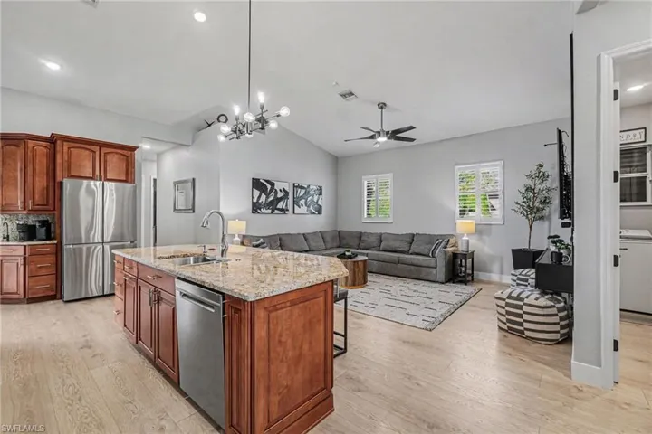 1833 Nw 7th Ave, Cape Coral, Florida 33993