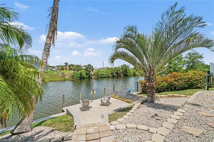 1833 Nw 7th Ave, Cape Coral, Florida 33993