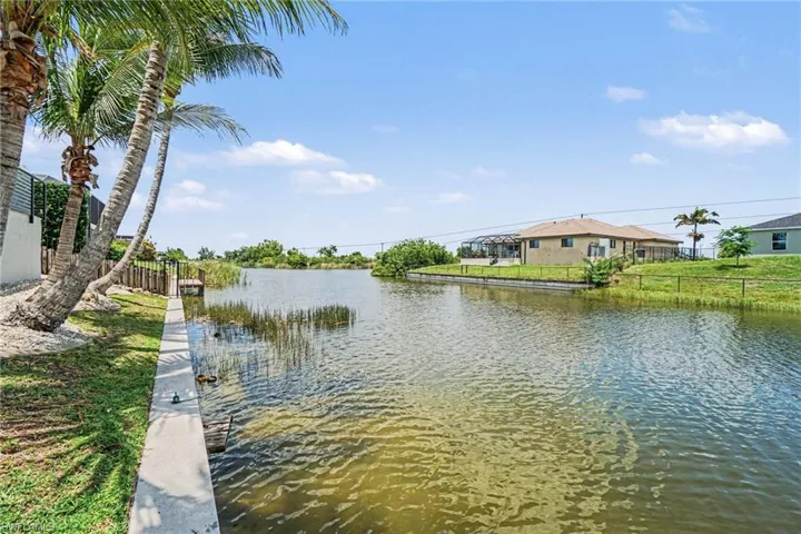 1833 Nw 7th Ave, Cape Coral, Florida 33993