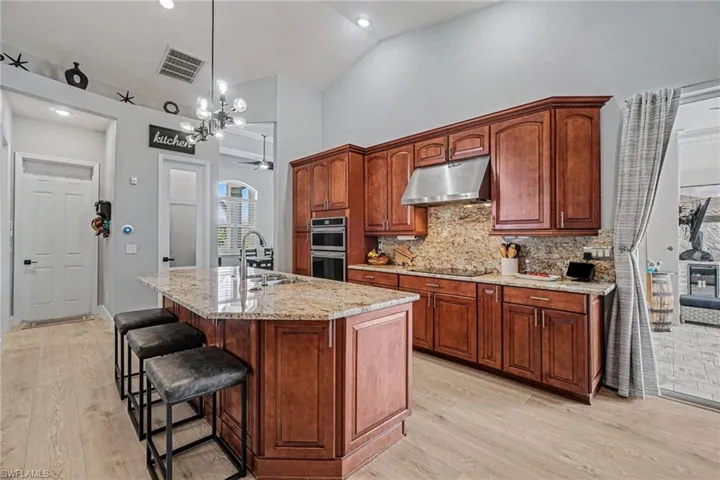 1833 Nw 7th Ave, Cape Coral, Florida 33993