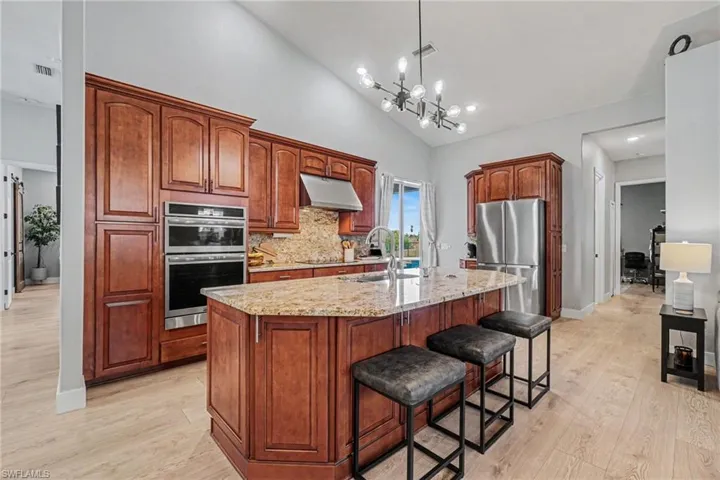 1833 Nw 7th Ave, Cape Coral, Florida 33993