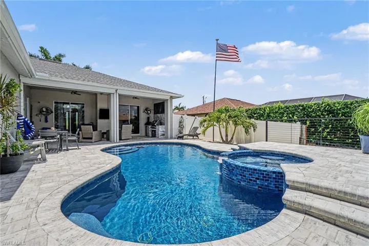 1833 Nw 7th Ave, Cape Coral, Florida 33993