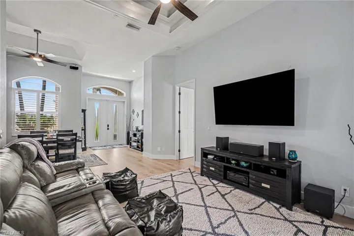 1833 Nw 7th Ave, Cape Coral, Florida 33993