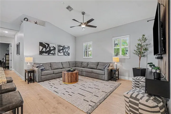 1833 Nw 7th Ave, Cape Coral, Florida 33993