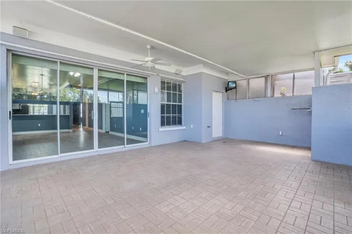 View of patio / terrace featuring ceiling fan