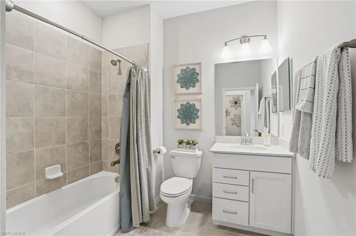 2383  Anguilla  DR, Naples, FL 34120
