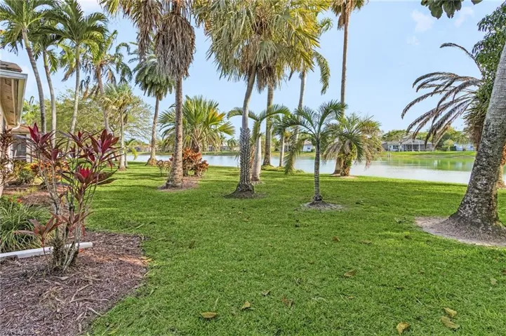 3266  Sturgeon Bay  CT, Naples, FL 34120