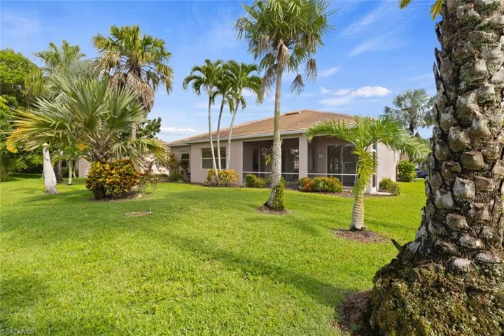 3266  Sturgeon Bay  CT, Naples, FL 34120