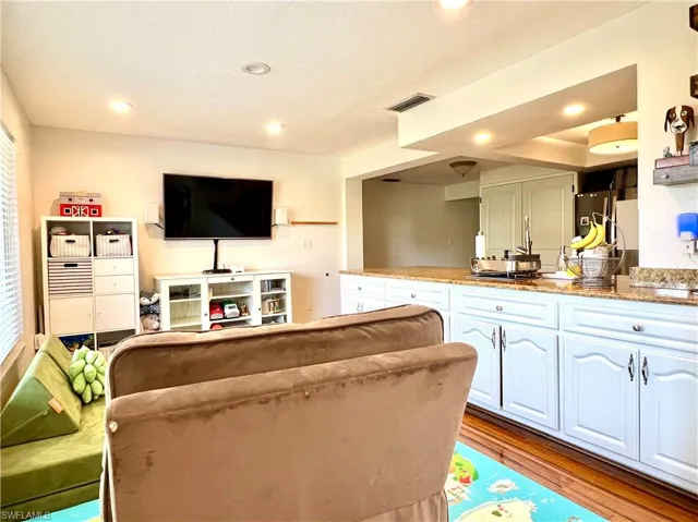 5038  Northampton  DR, Fort Myers, FL 33919