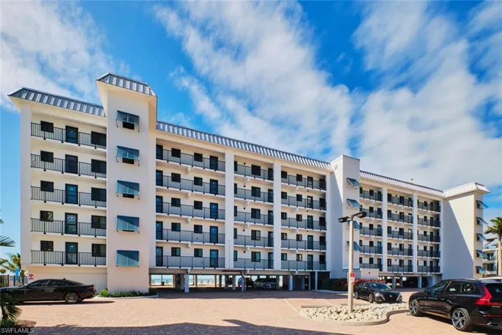View of apartment building / complex