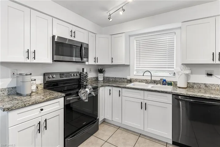 2191 Thomasson Dr, Naples, Florida 34112