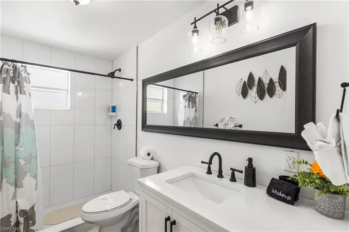 2191 Thomasson Dr, Naples, Florida 34112
