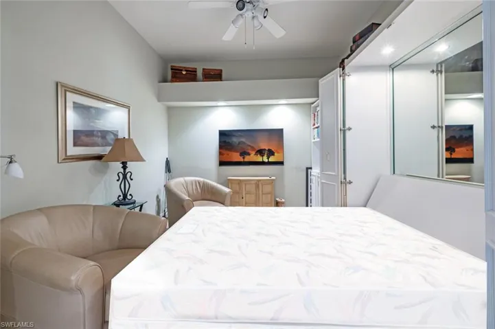 Bedroom with ceiling fan