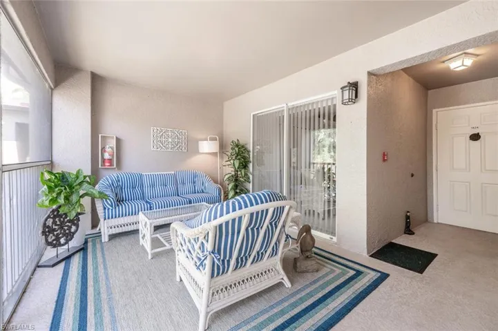 8420  Naples Heritage  DR, Naples, FL 34112