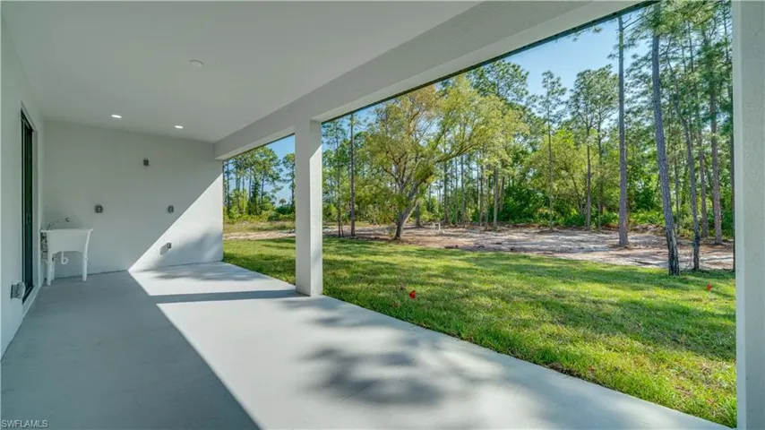 1712 Dixie AVE, LEHIGH ACRES FL 33972