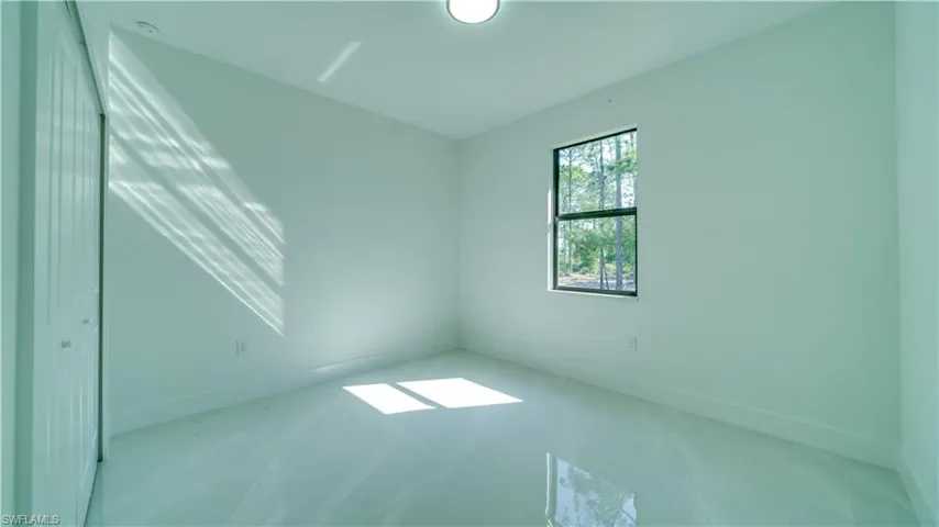 1712 Dixie AVE, LEHIGH ACRES FL 33972