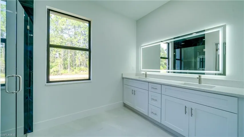 1712 Dixie AVE, LEHIGH ACRES FL 33972