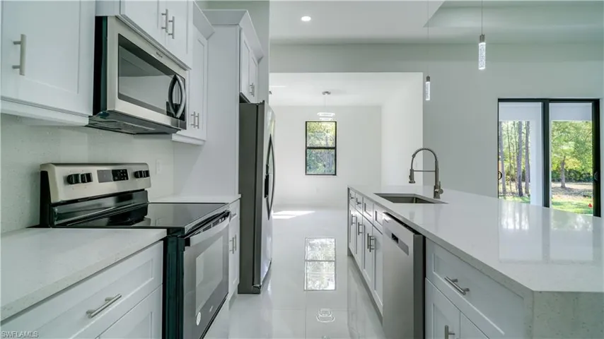 1712 Dixie AVE, LEHIGH ACRES FL 33972