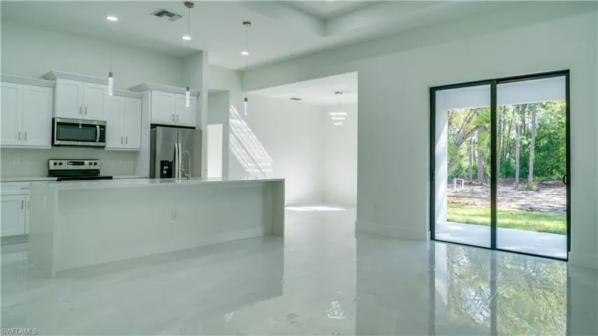 1712 Dixie AVE, LEHIGH ACRES FL 33972