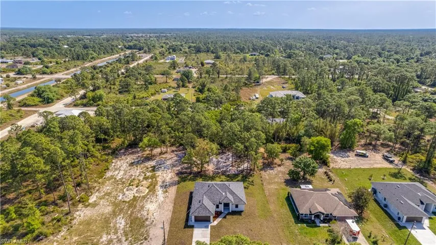 1712 Dixie AVE, LEHIGH ACRES FL 33972
