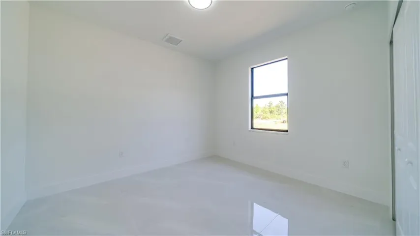 1712 Dixie AVE, LEHIGH ACRES FL 33972