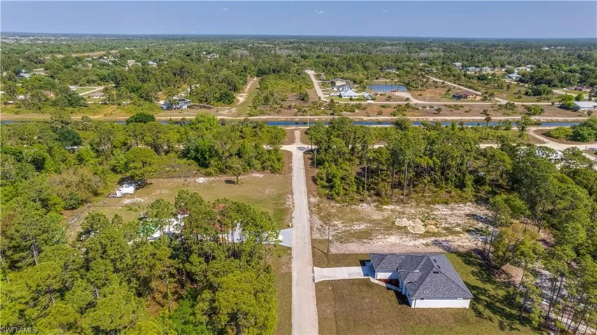 1712 Dixie AVE, LEHIGH ACRES FL 33972