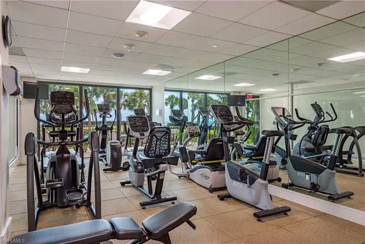 10951  Gulf Shore  DR, Naples, FL 34108