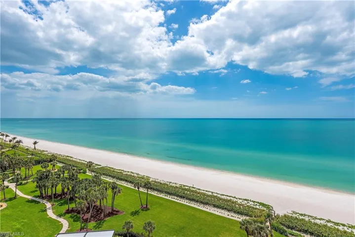 10951  Gulf Shore  DR, Naples, FL 34108