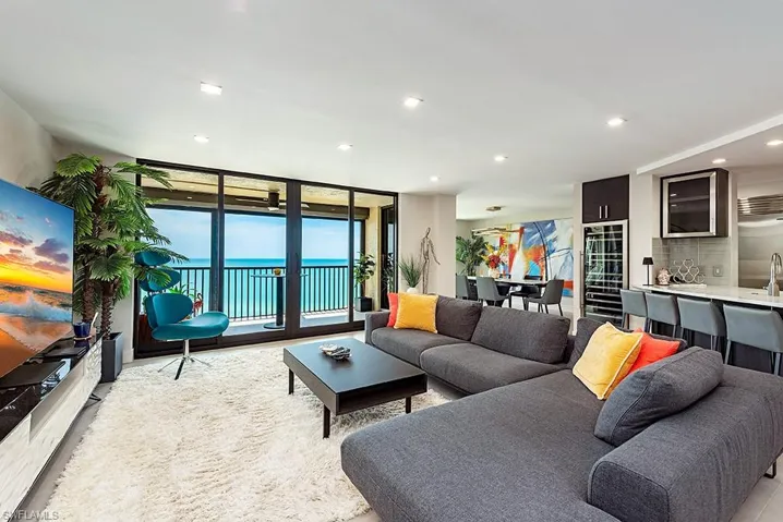10951  Gulf Shore  DR, Naples, FL 34108
