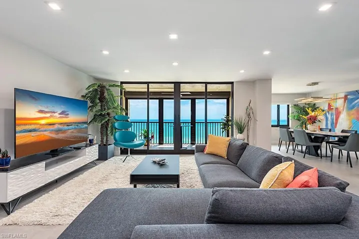 10951  Gulf Shore  DR, Naples, FL 34108