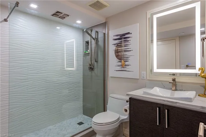 10951  Gulf Shore  DR, Naples, FL 34108