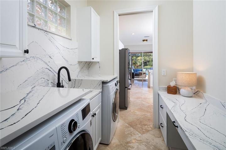 1026  Fountain  RUN, Naples, FL 34119
