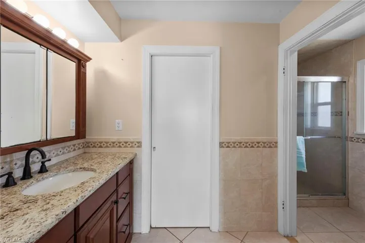 bath in largest bedroom