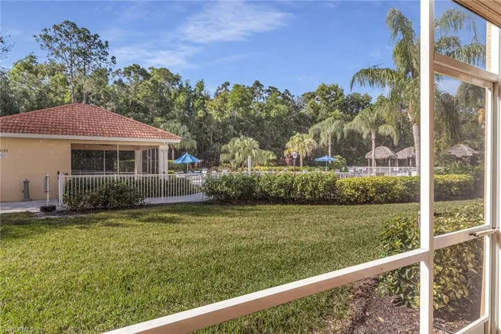 9175  Celeste  DR, Naples, FL 34113