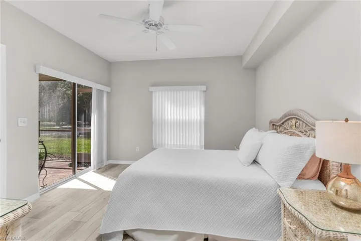 9175  Celeste  DR, Naples, FL 34113