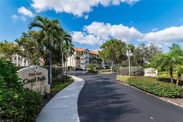 9175  Celeste  DR, Naples, FL 34113
