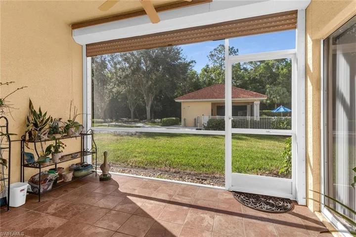 9175  Celeste  DR, Naples, FL 34113